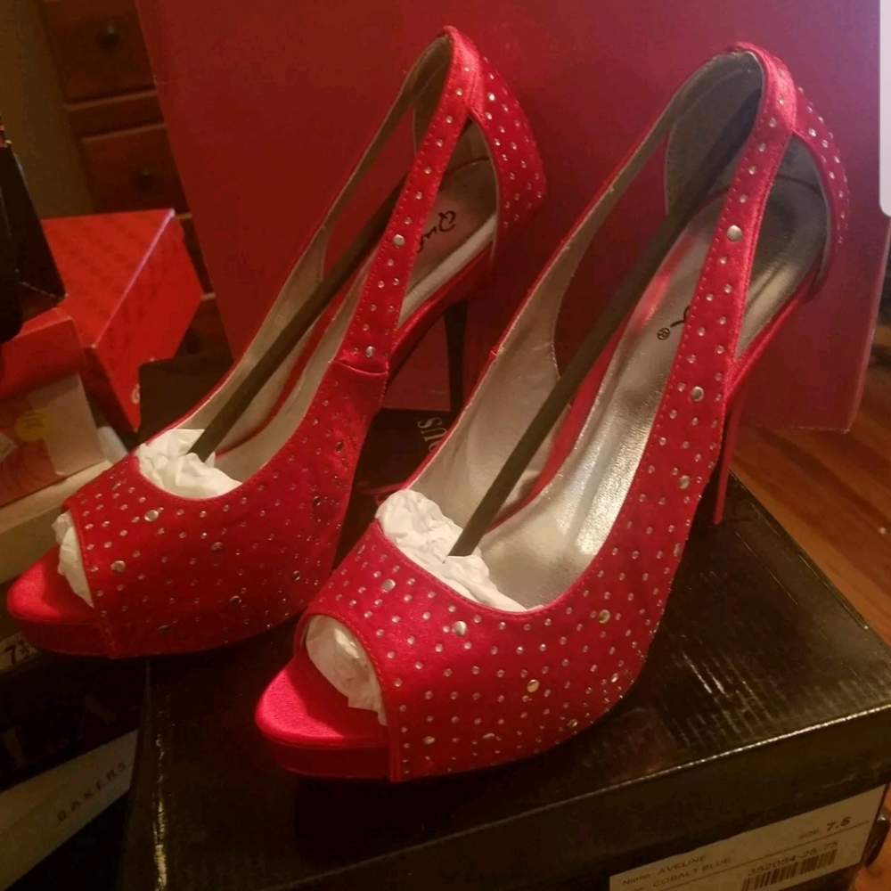 Peeptoe pump - Picture 3 of 3